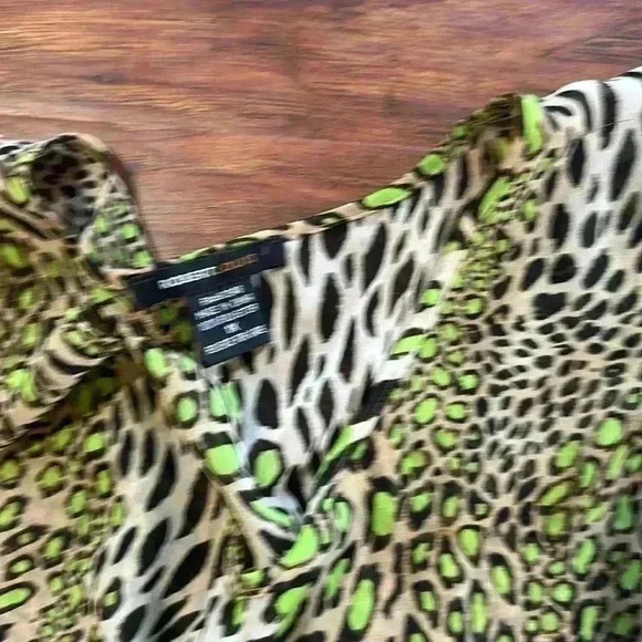 Robert Louis Ladies Blouse - Picture 7 of 9